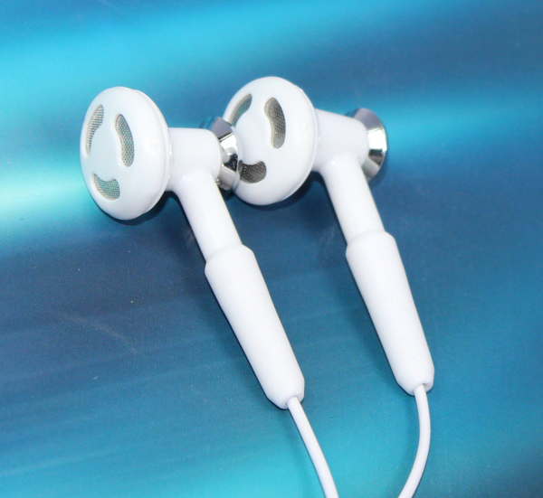 HAOMUK-B2018 Plastic Earphones